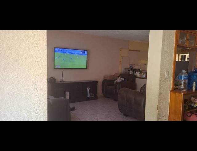 2 BEDROOM PROPERTY TO RENT IN DORANDIA